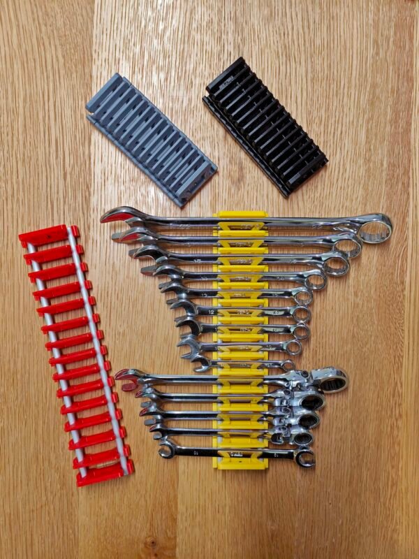 Toolbox drawer organiser for tools with 14 spanners