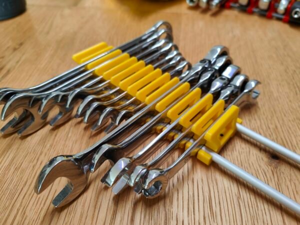 Toolbox drawer organiser for tools with 14 spanners