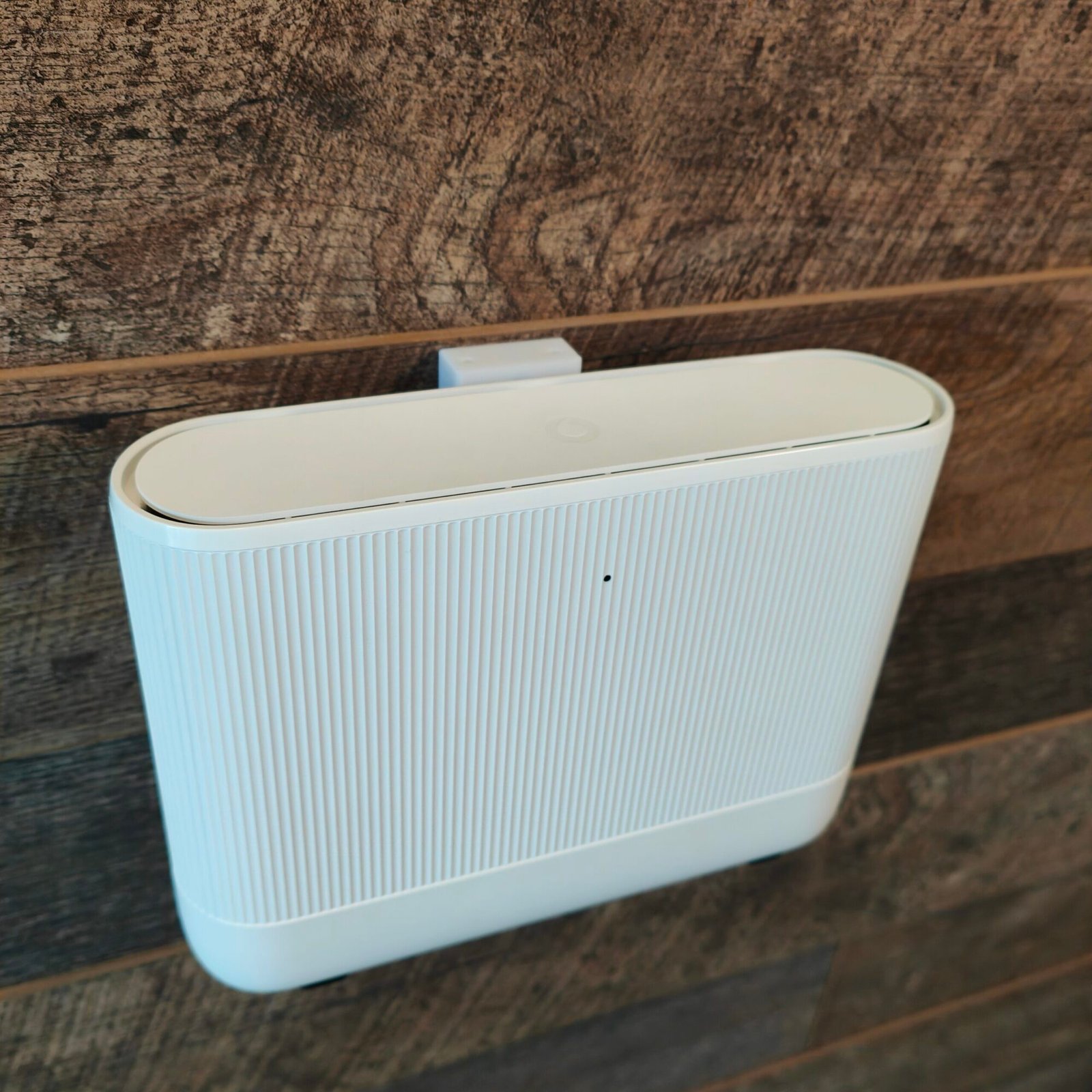 Vodafone Power Hub Wall Mount - 3D Model - Image 9